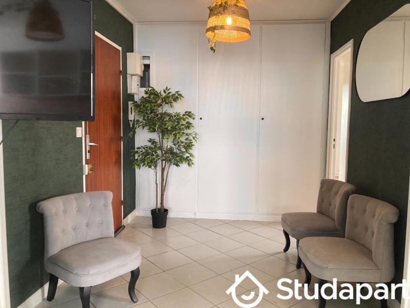 Chambre - 12 m² - 1 pièce