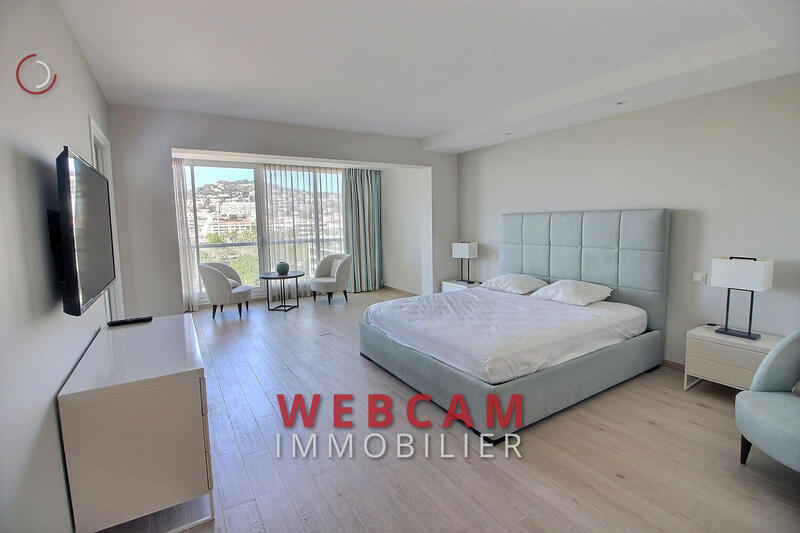 Appartement - 187 m² - 5 pièces