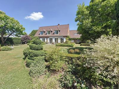 Maison - 200 m² - 7 pièces