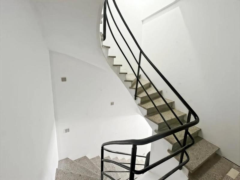 Appartement - 180 m² - 8 pièces