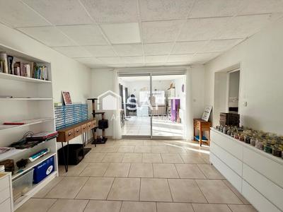 Maison - 240 m² - 6 pièces