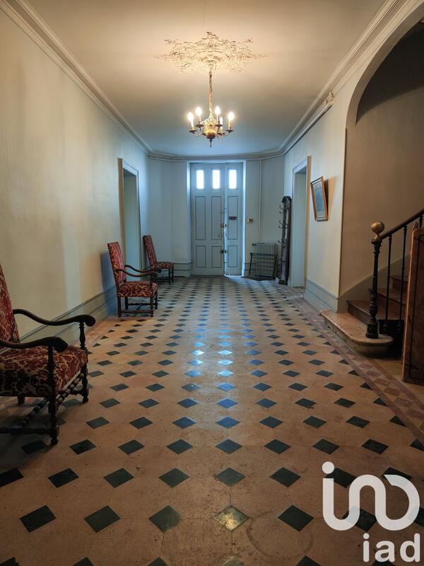 Maison - 300 m² - 7 pièces