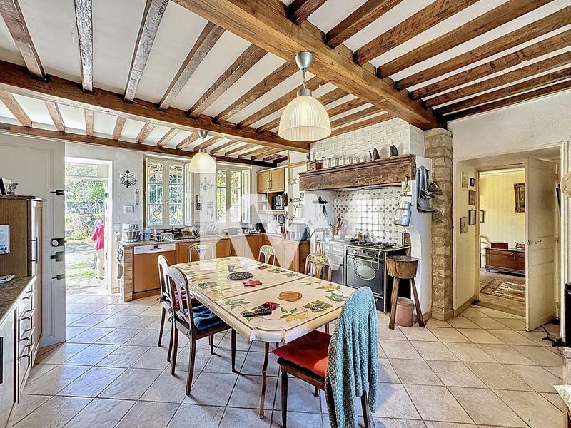 Maison - 296 m² - 18 pièces