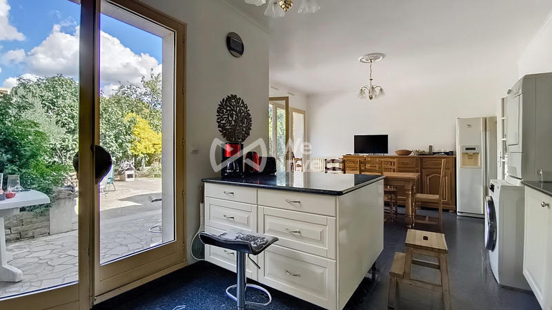 Maison - 295 m² - 10 pièces