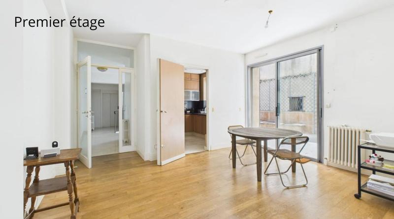 Maison - 300 m² - 11 pièces