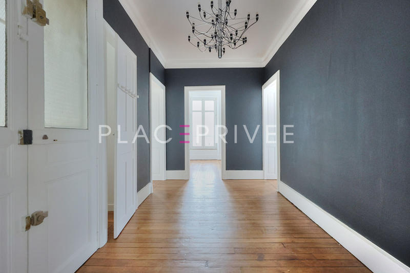 Appartement - 130 m² - 5 pièces