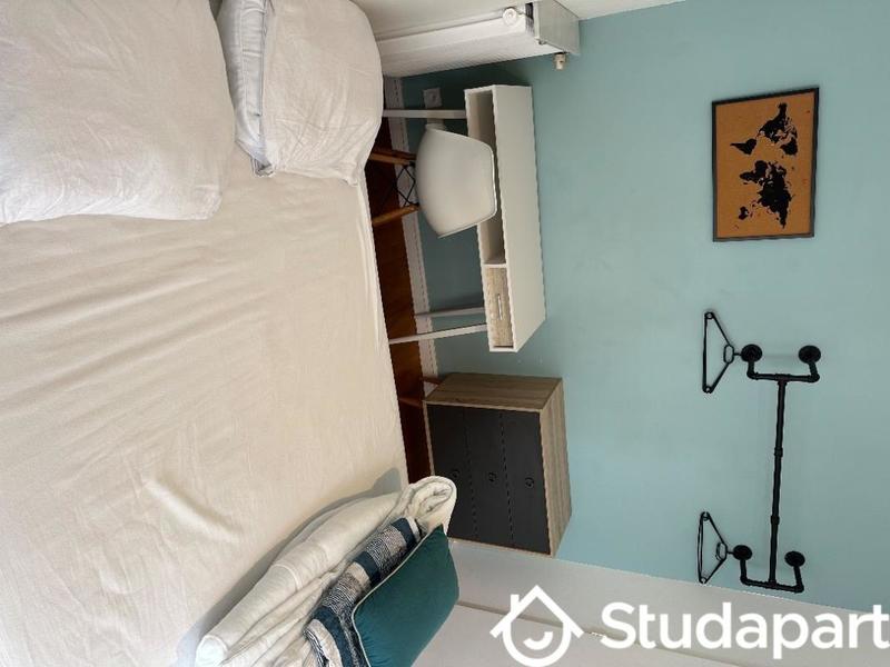 Chambre - 12 m² - 1 pièce