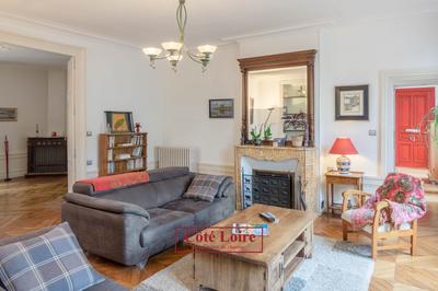 Appartement - 185 m² - 6 pièces