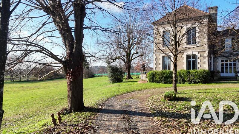 Maison - 291 m² - 12 pièces