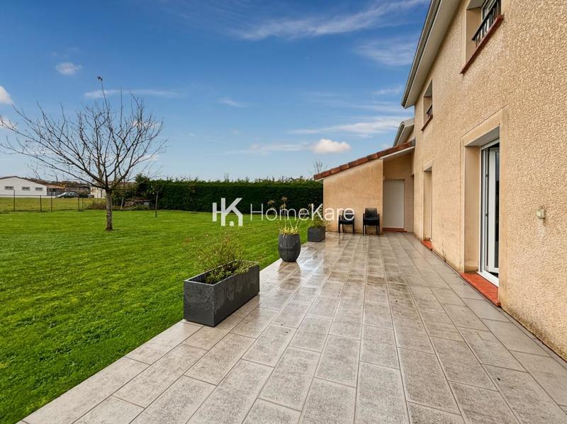 Maison - 180 m² - 9 pièces