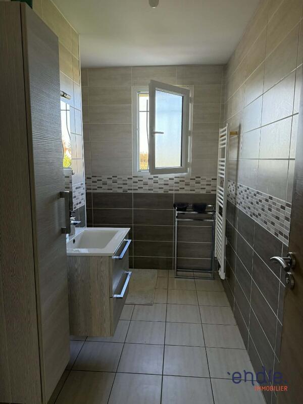 Maison - 92 m² - 5 pièces