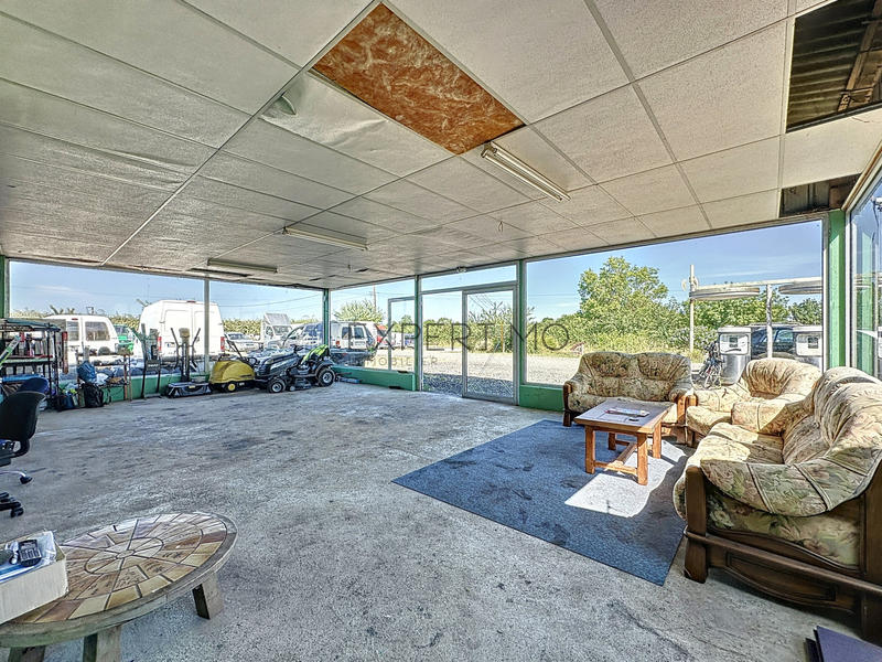 Local d'activités - 300 m²