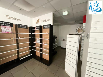 Local commercial - 145 m² - 6 pièces