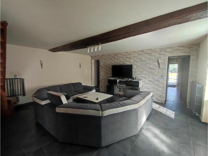 Propriété - 238 m² - 10 pièces