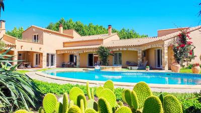 Villa - 297 m² - 8 pièces