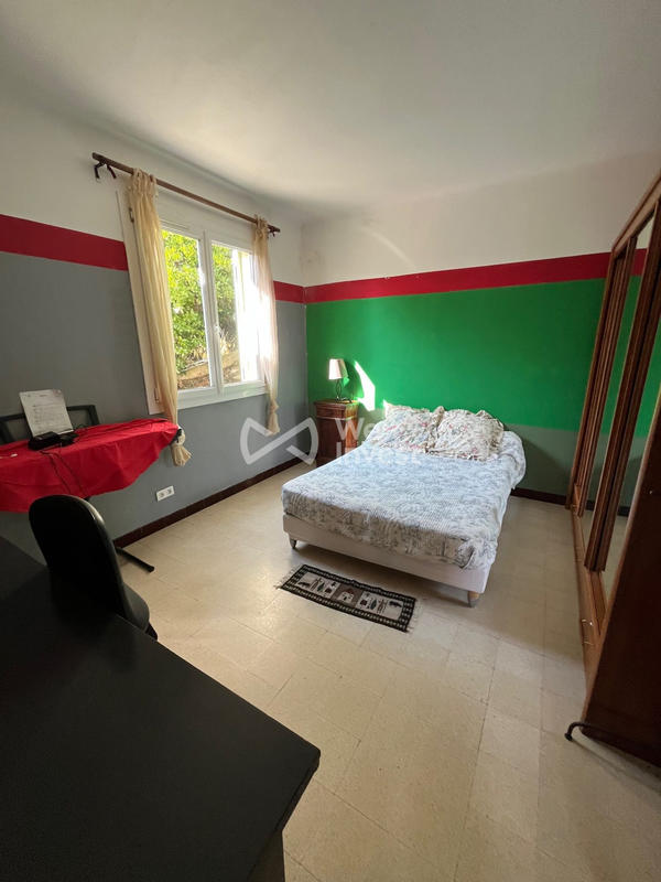 Maison traditionnelle - 220 m² - 12 pièces