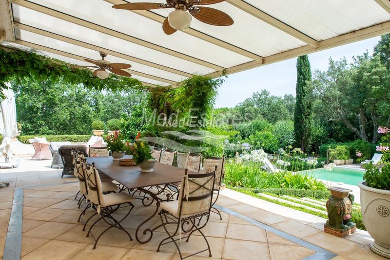 Villa - 250 m² - 5 pièces