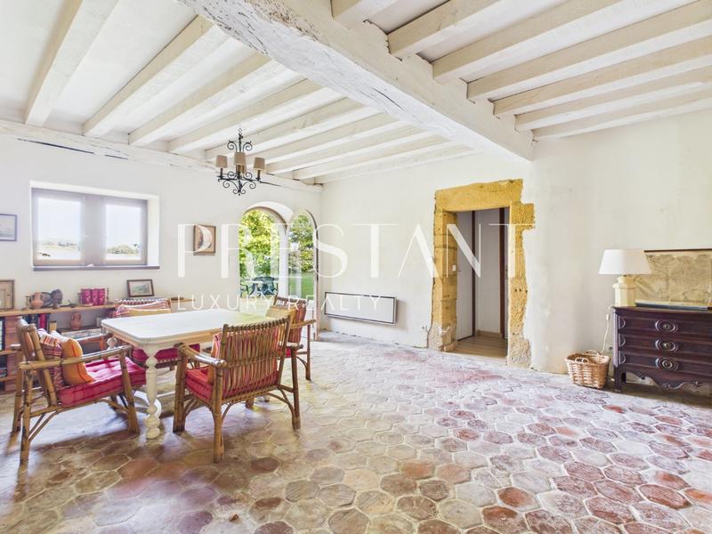 Maison - 301 m² - 9 pièces