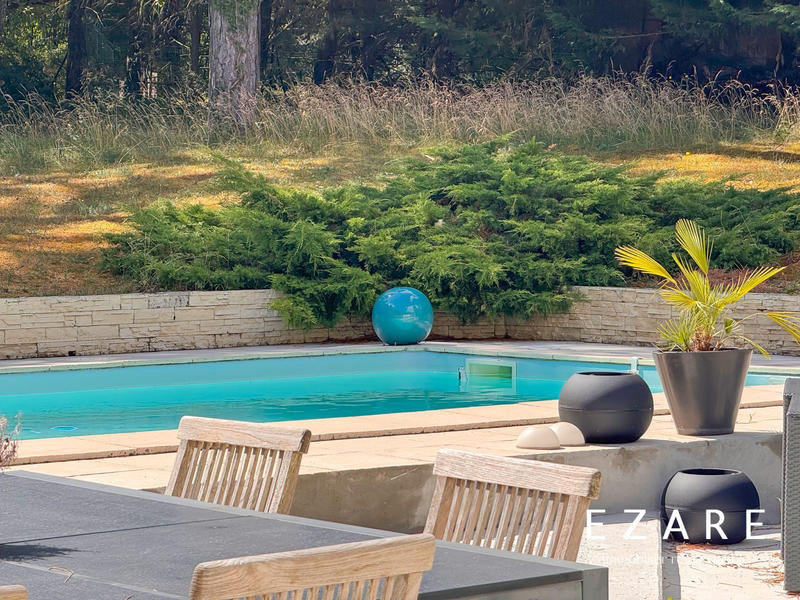 Maison - 257 m² - 10 pièces