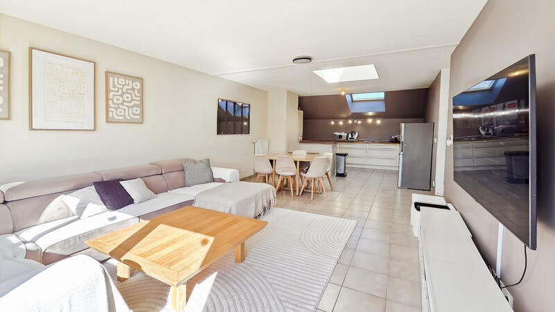 Appartement - 94 m² - 4 pièces