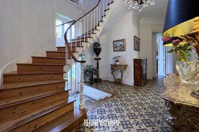 Maison - 372 m² - 11 pièces