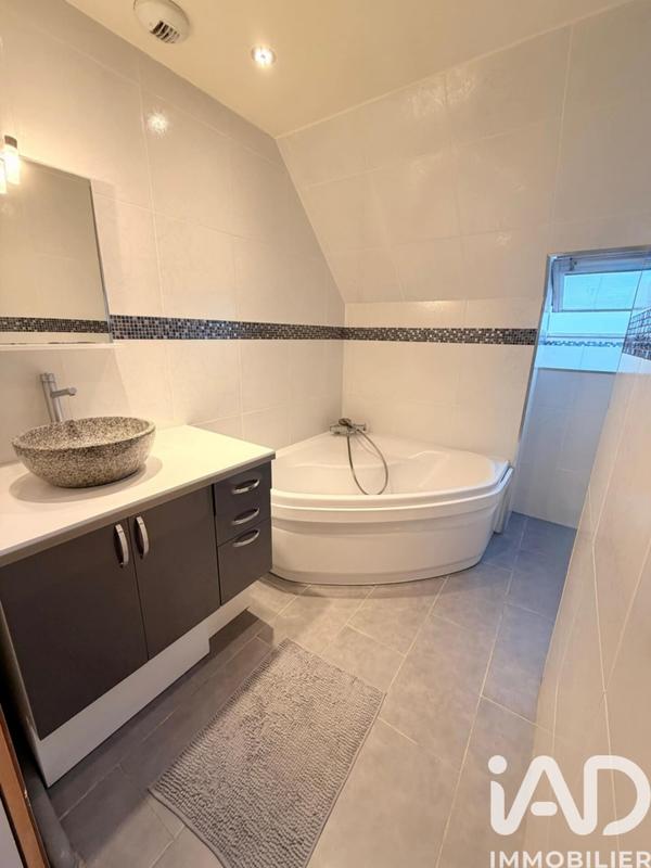 Maison - 140 m² - 6 pièces