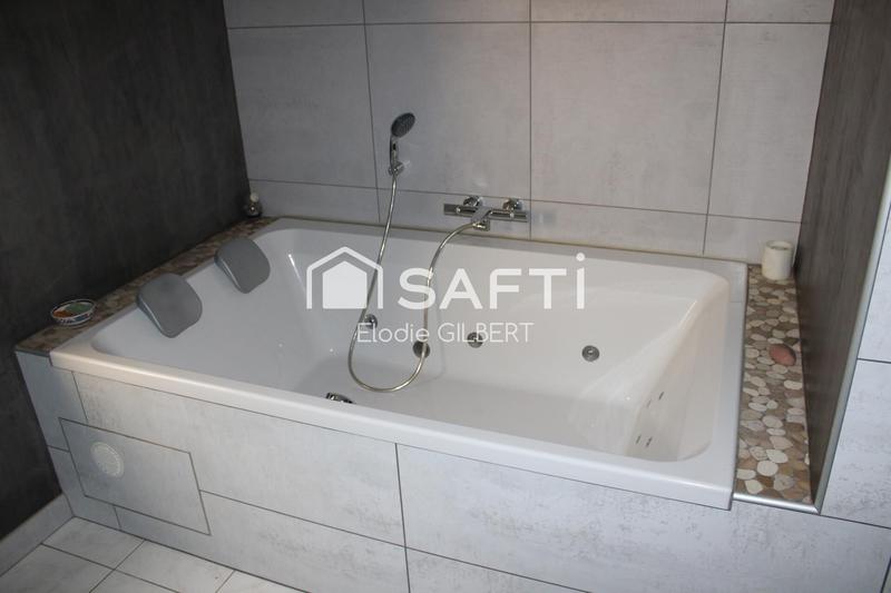 Maison - 228 m² - 6 pièces