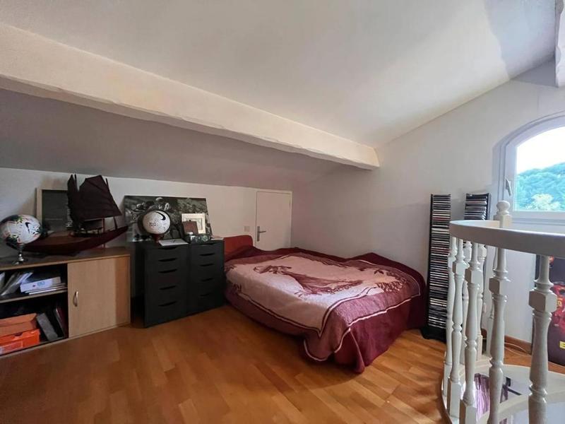 Villa - 241 m² - 7 pièces