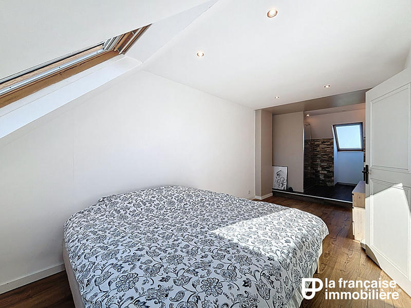 Appartement - 99 m² - 4 pièces