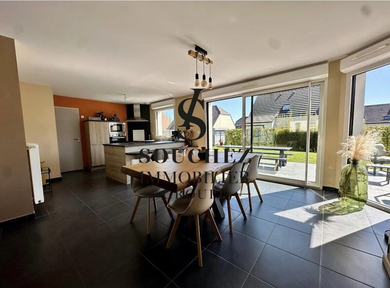 Maison - 93 m² - 4 pièces