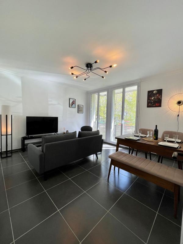 Appartement - 90 m² - 5 pièces