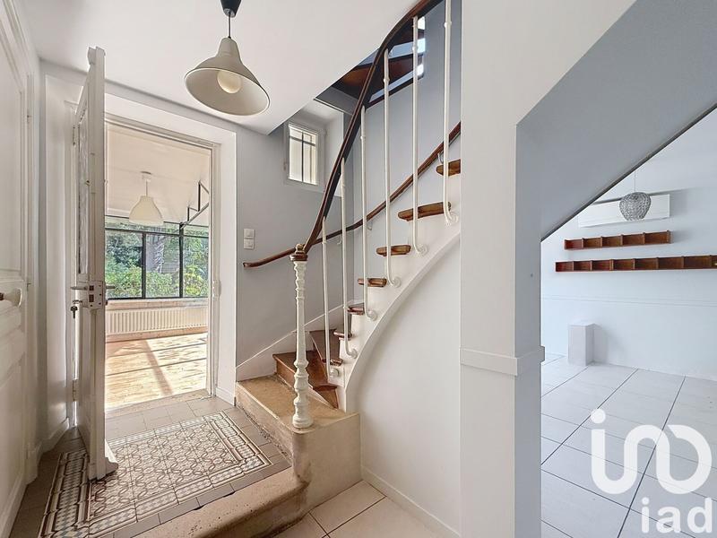 Maison - 201 m² - 7 pièces