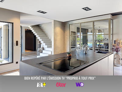 Maison - 243 m² - 8 pièces