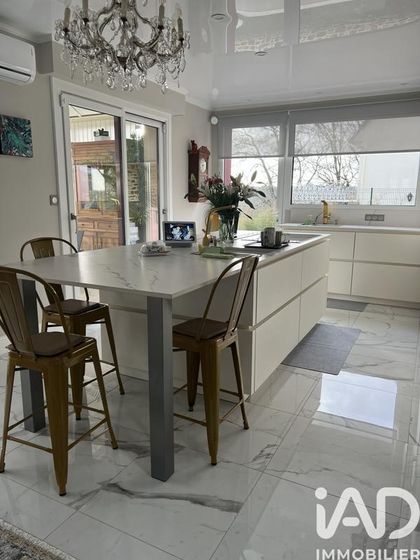 Maison - 283 m² - 10 pièces