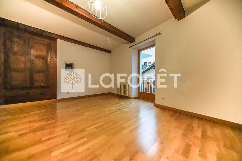 Maison - 256 m² - 5 pièces