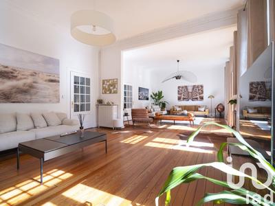 Appartement - 208 m² - 6 pièces