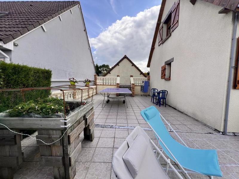 Maison - 90 m² - 5 pièces