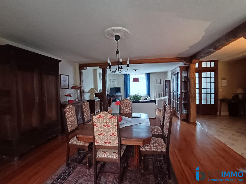 Maison - 220 m² - 9 pièces