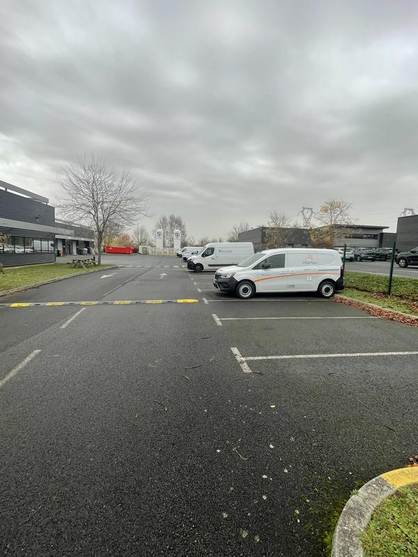 Local d'activités - 1 438 m²