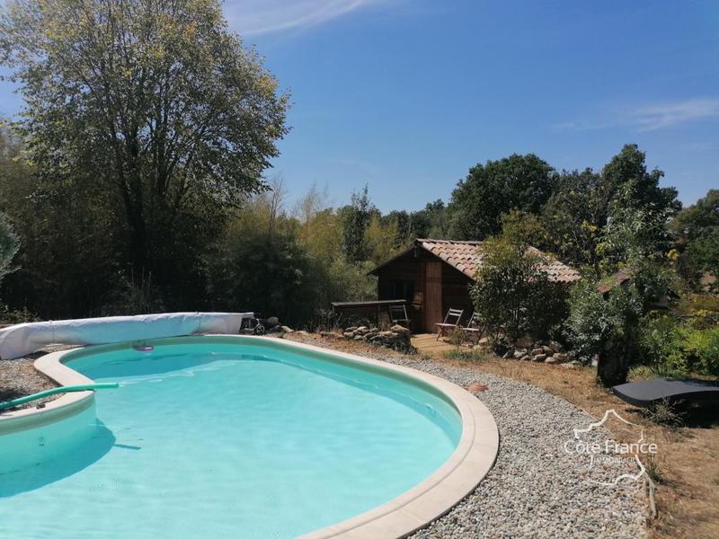 Mas - 250 m² - 9 pièces