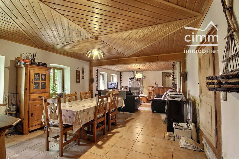 Maison - 90 m² - 3 pièces