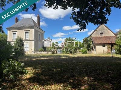 Maison - 245 m² - 11 pièces