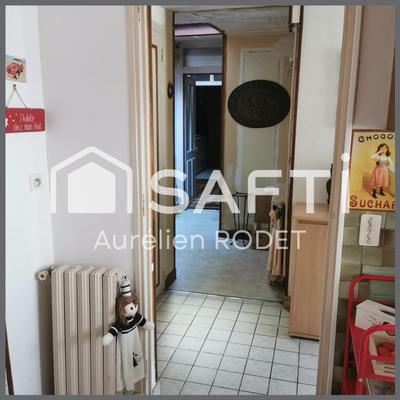 Maison - 180 m² - 7 pièces