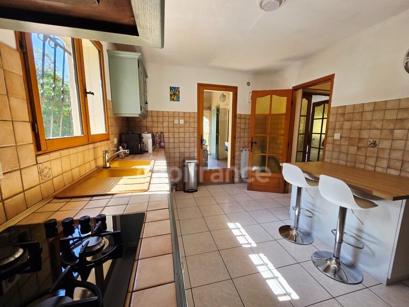 Maison - 182 m² - 7 pièces