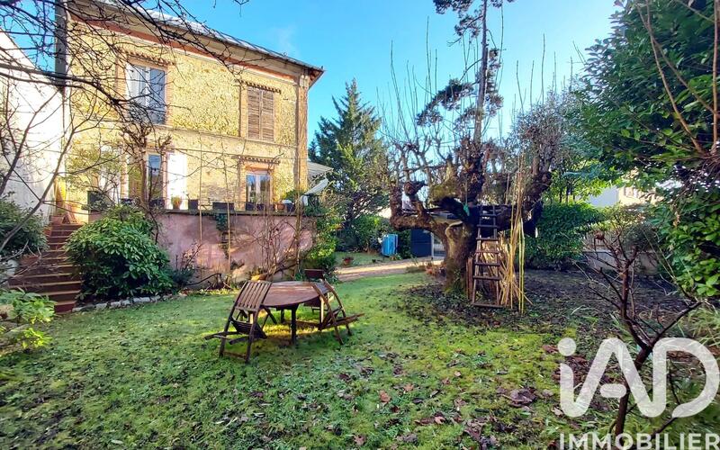 Maison - 210 m² - 7 pièces