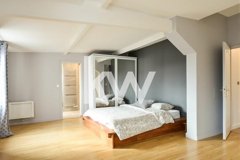 Appartement - 275 m² - 8 pièces