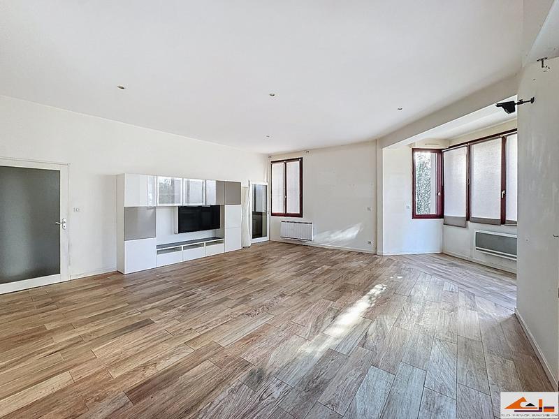 Appartement - 111 m² - 4 pièces