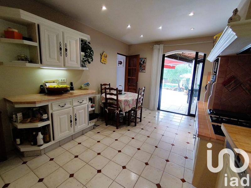 Maison - 202 m² - 7 pièces