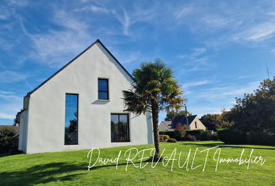 Maison - 180 m² - 7 pièces