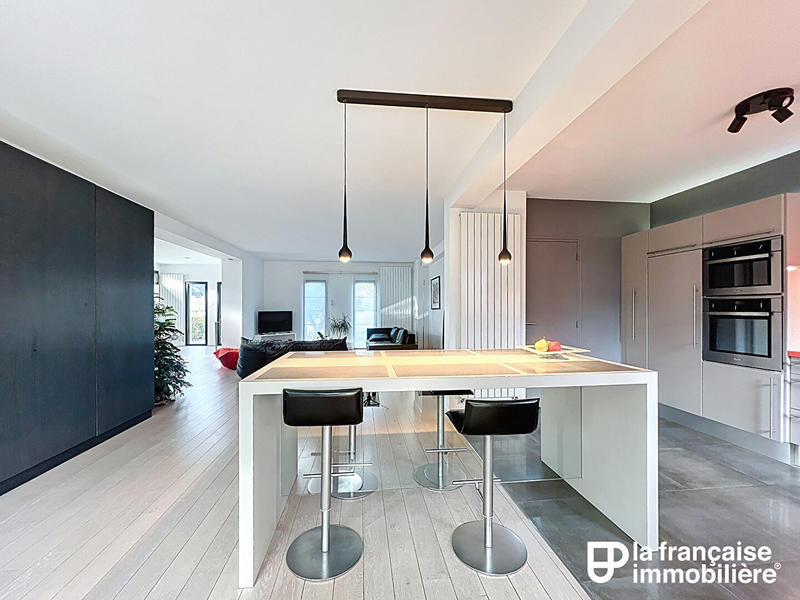 Maison - 168 m² - 8 pièces